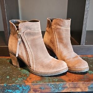 Taos Footwear Dillie Brown Suede Ankle Boot / Booties With Zipper